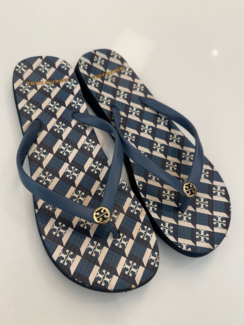 Tory Burch Chelsea Geometric Women's‎ Thin Flip Flop Sandals w Gold Logo Size 7